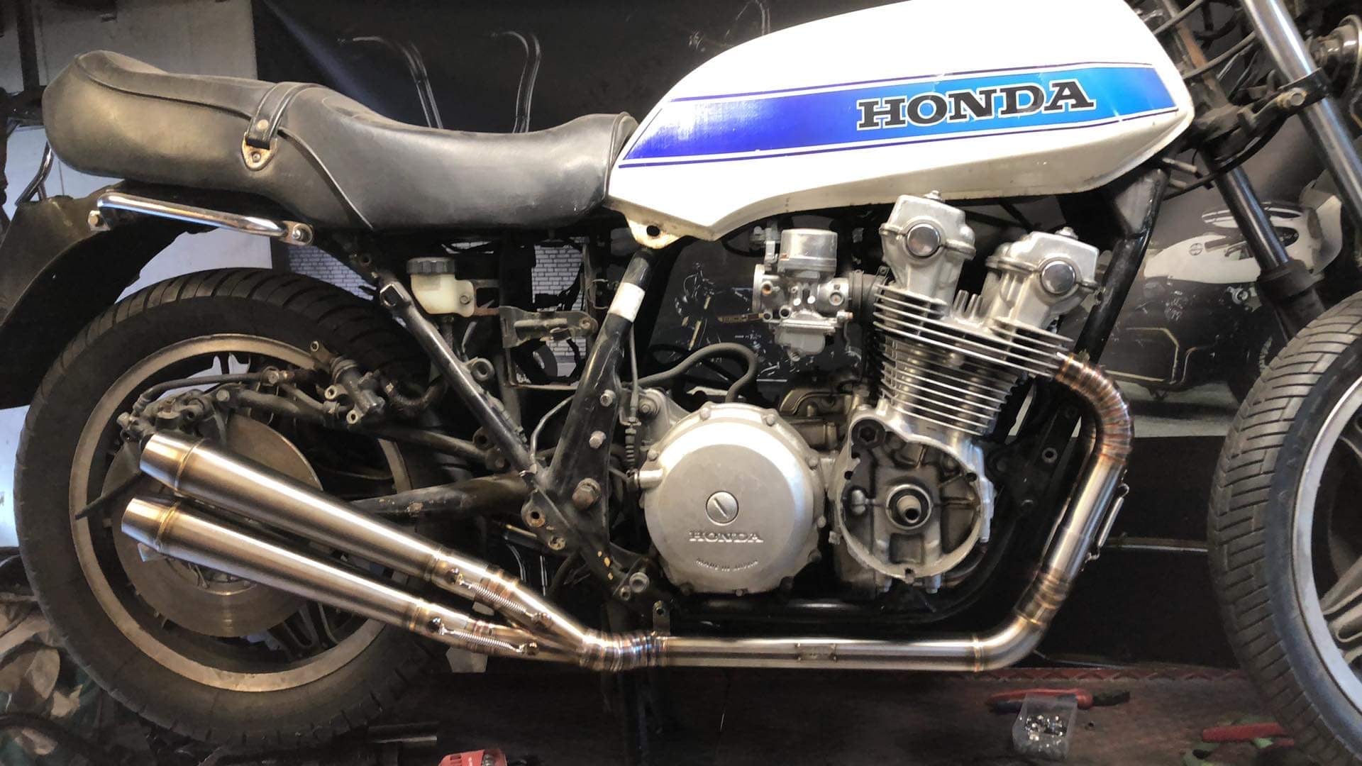 Honda CB750 4-2-4 exhaust “Four times charm” - MAD Exhausts