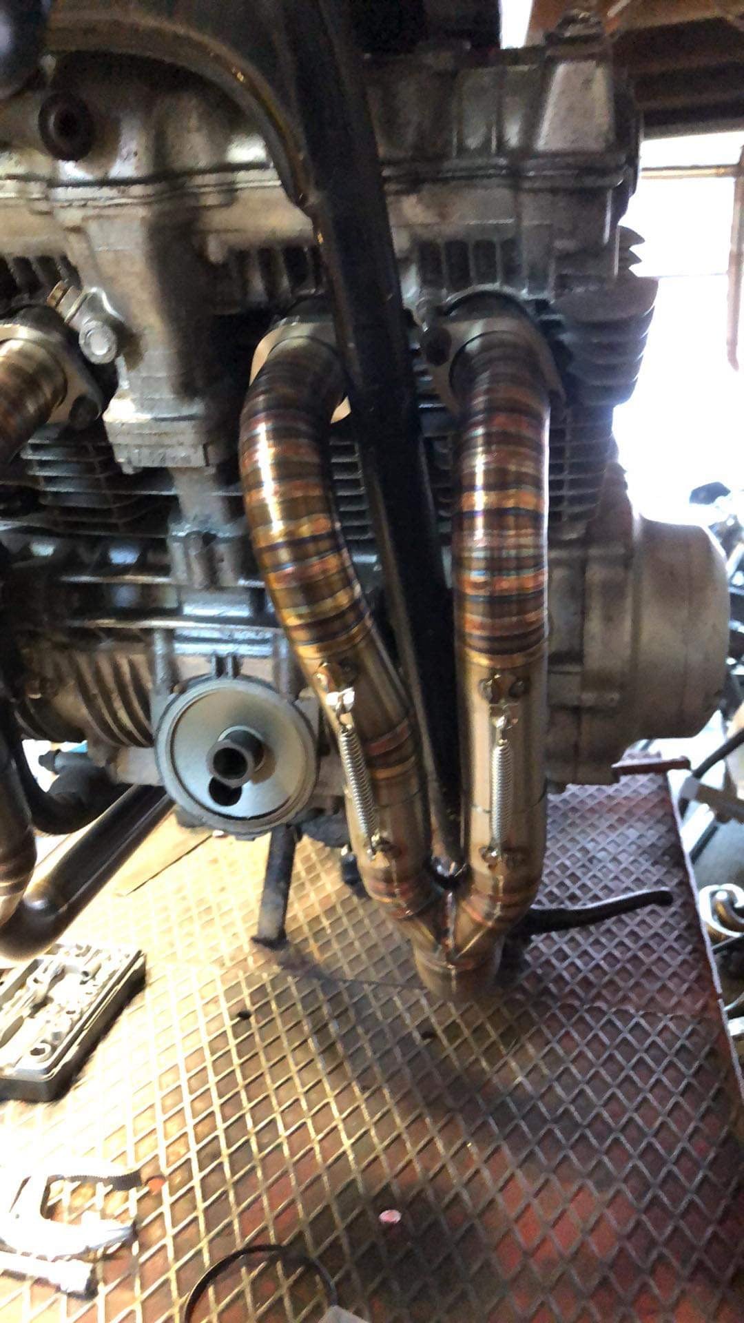 Honda CB750 4-2-4 exhaust “Four times charm” - MAD Exhausts