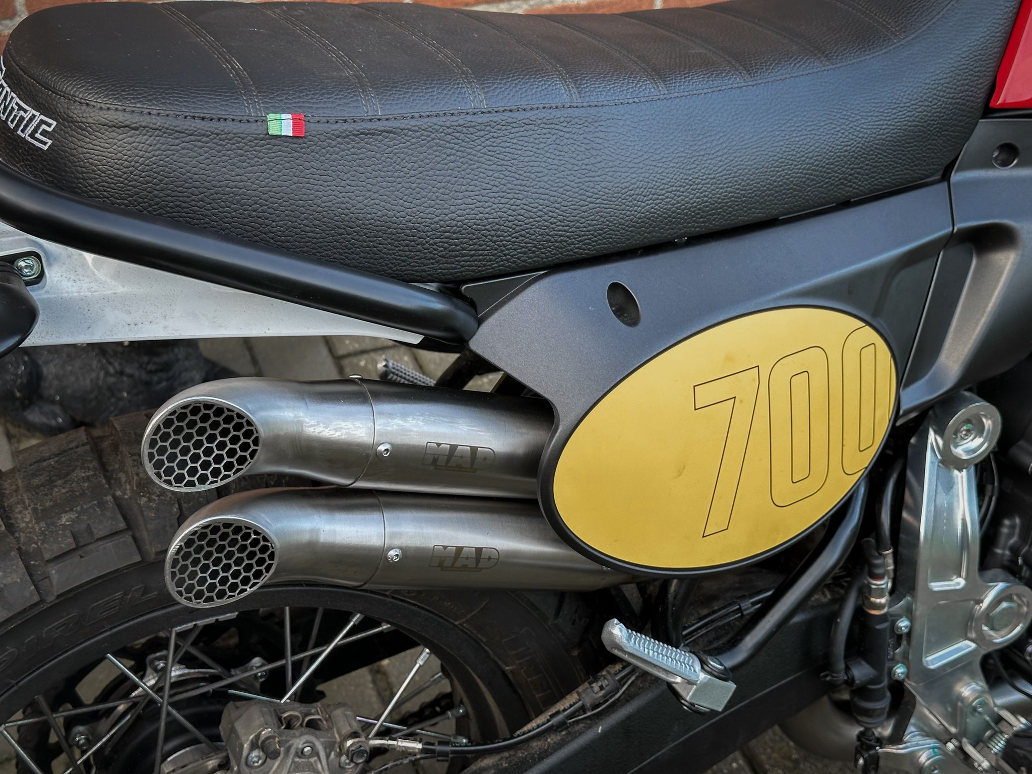 Fantic 700 exhaust - MAD Exhausts