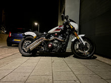 Bild in Galerie-Viewer laden, Indian Scout 1250 Down swept Exhaust System (2025) - MAD Exhausts