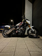 Bild in Galerie-Viewer laden, Indian Scout 1250 Down swept Exhaust System (2025) - MAD Exhausts