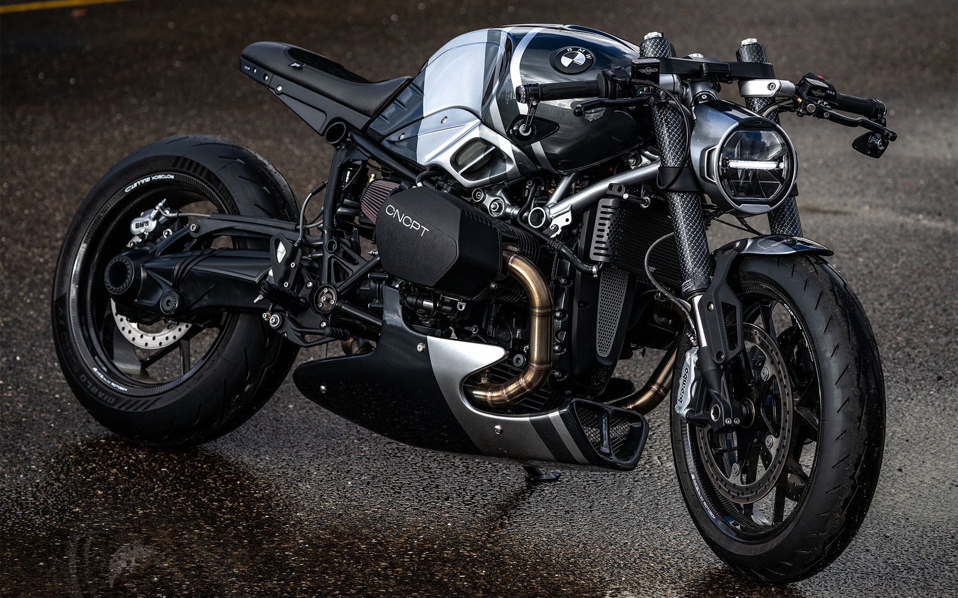 Powerbrick Mach 9 BMW R nineT café racer fitted with the MAD Exhausts 2-in-1 exhaust system, full side view of the finished build
