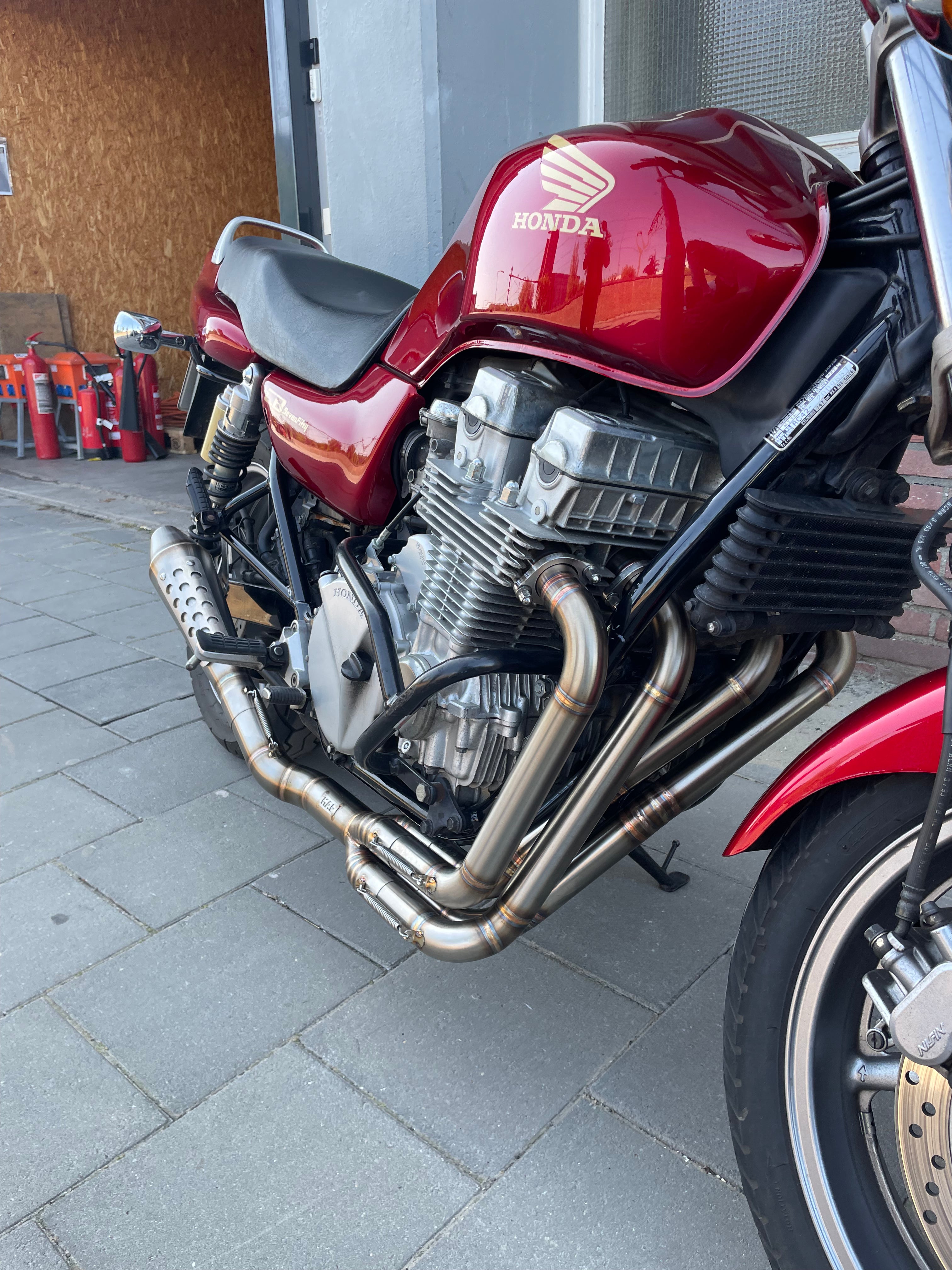 Honda CB550 CB650 CB750 4-in-1 exhaust  “The Smooth Criminal” - MAD Exhausts