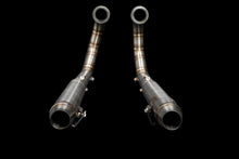 Bild in Galerie-Viewer laden, BMW R18 Exhaust Two Smoking Barrels - MAD Exhausts