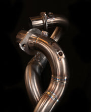 Chargez l&#39;image dans la visionneuse de la galerie, Triumph Bonneville Exhaust &#39;The Gentry&#39;  (ex. VAT) - MAD Exhausts